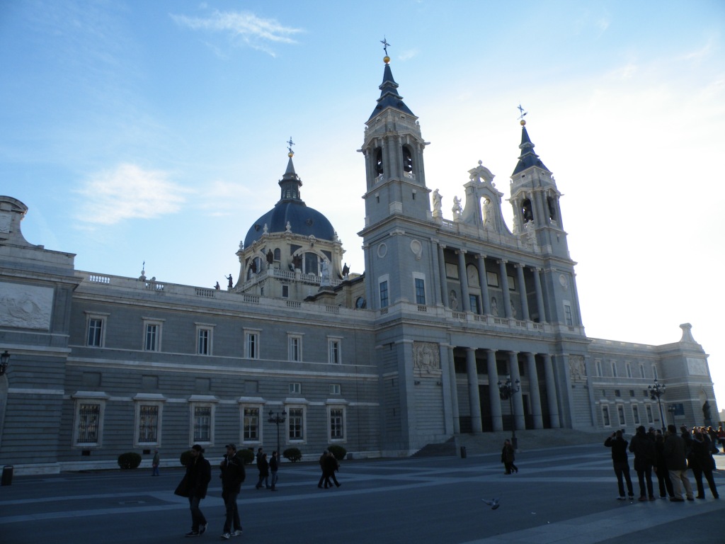 cathédrale face au Palacio Real